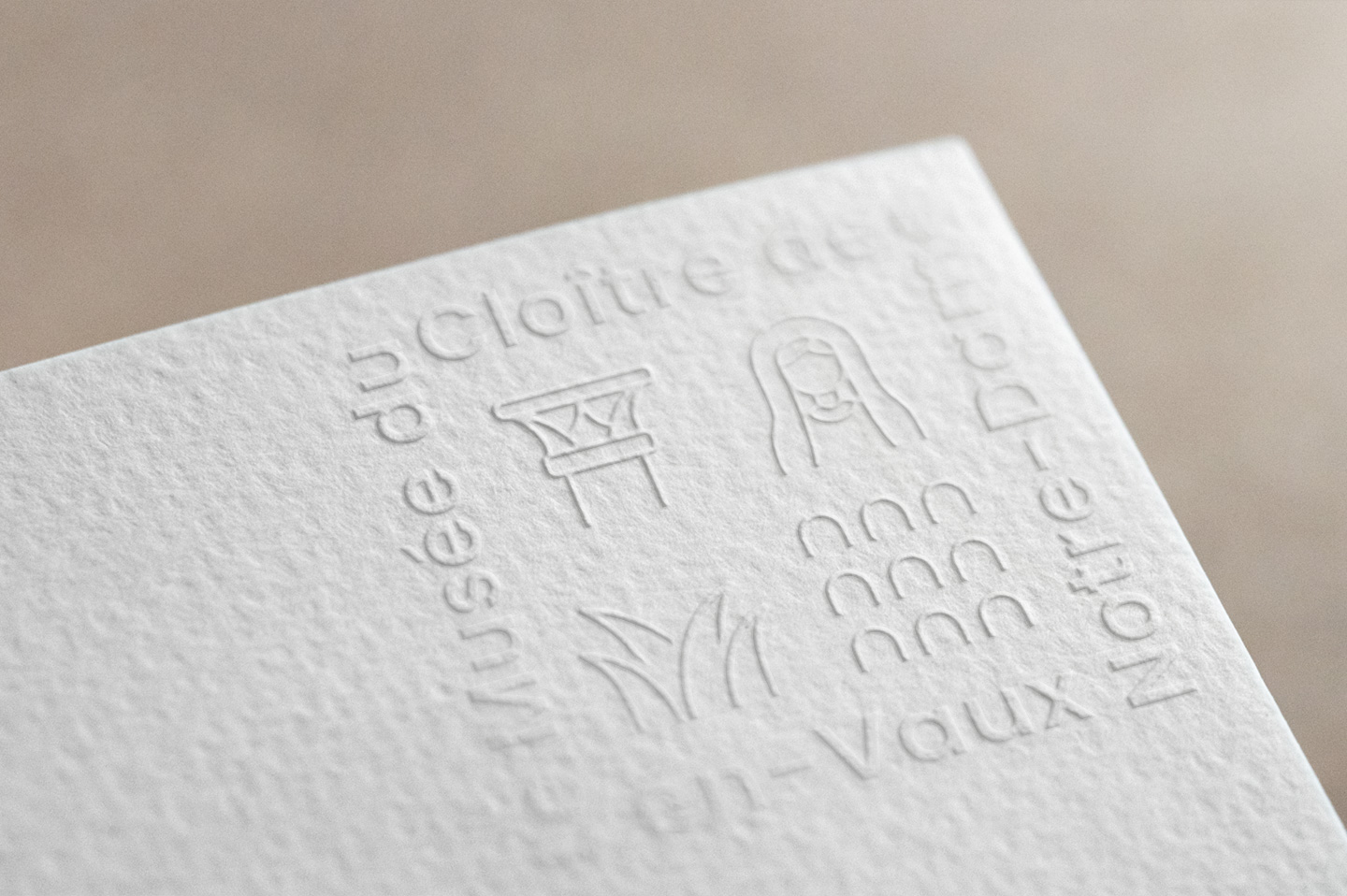 notredame cloitre gauffrage logo